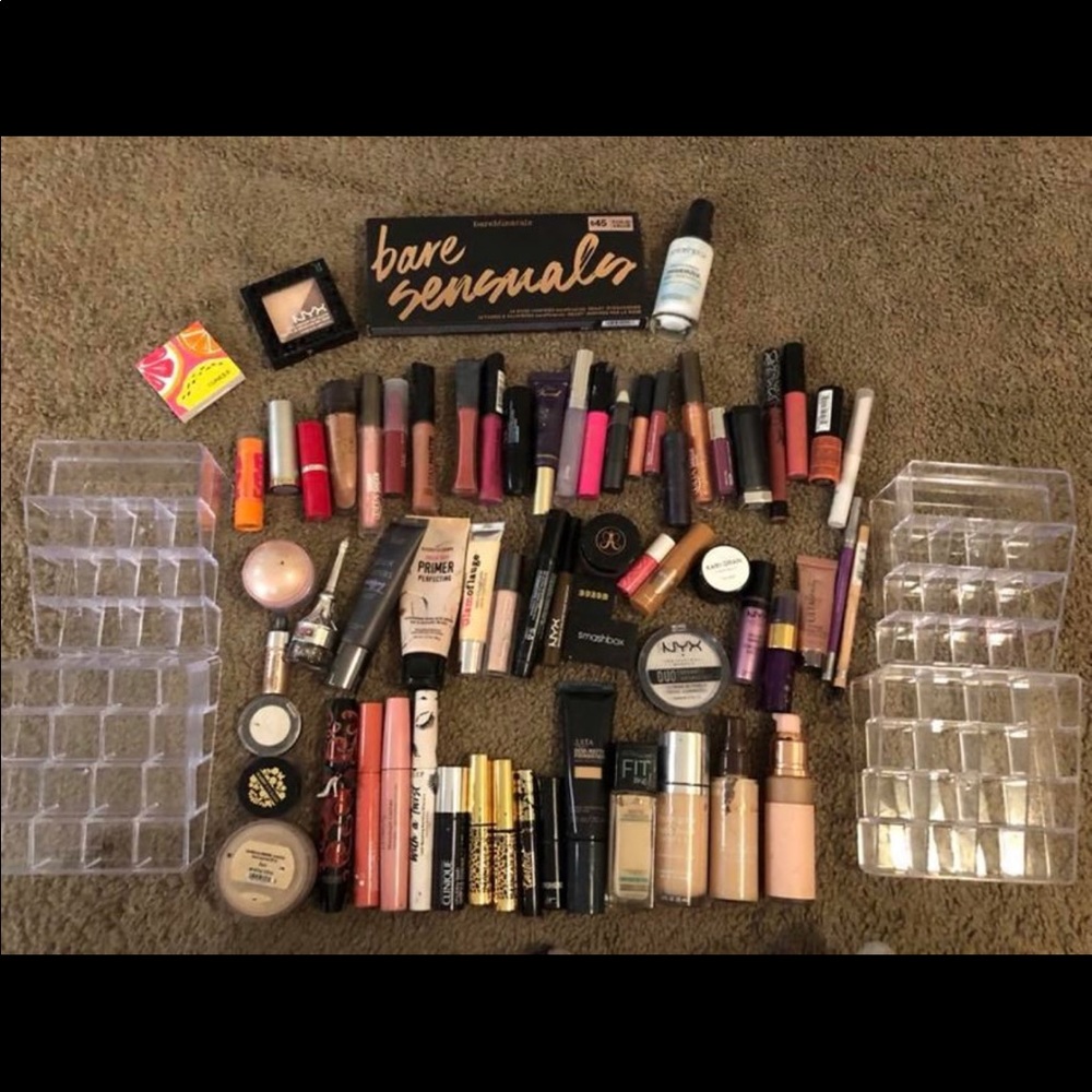 Tons of make up!Pick what u want!Prices last photo